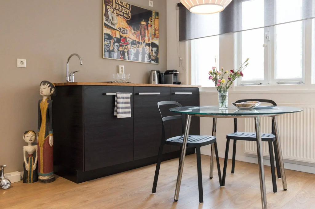 Nieuwezijds Apartments