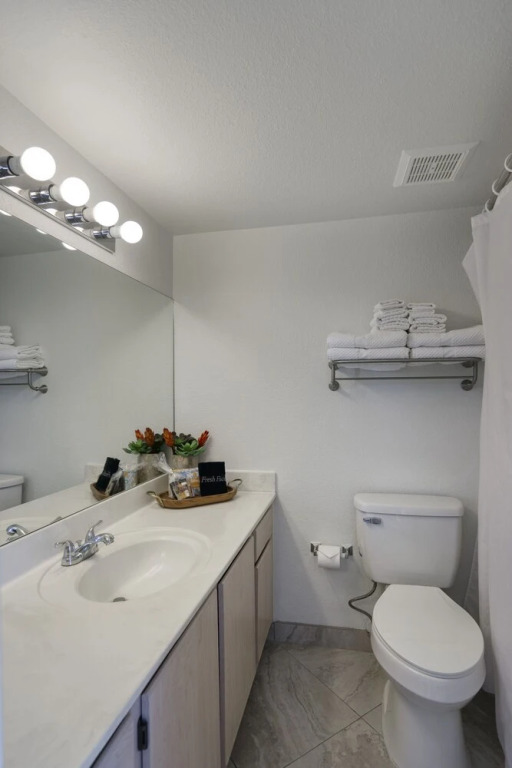 145 Fully Furnished 1BR Suite-Pet Friendly! by RedAwning