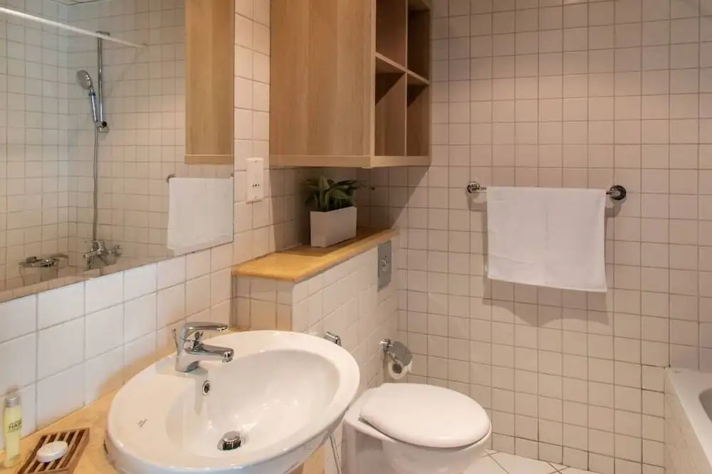 Ideal Apt in Marina, Steps Away From the Beach!