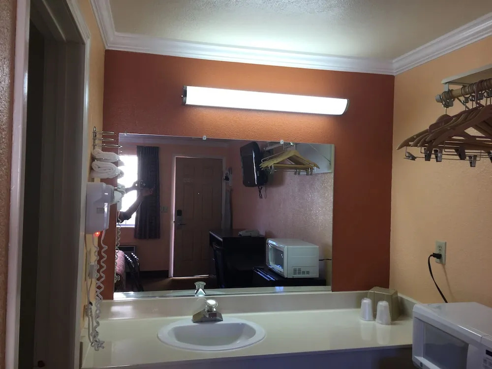 Budget Motel