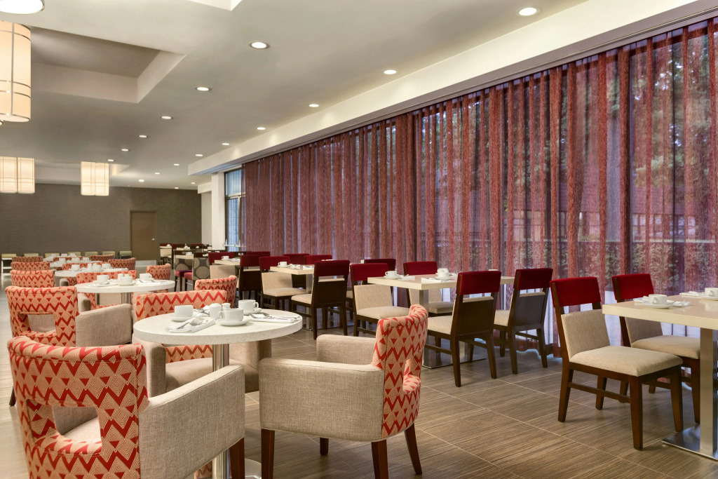 DoubleTree by Hilton Hotel Toronto Airport West