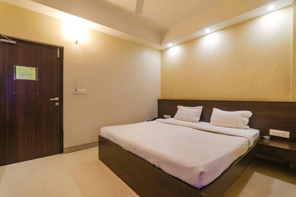 FabHotel Silver Grand By Shelter