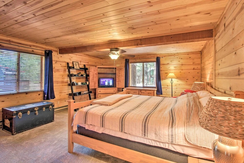 Pinetop-Lakeside Cabin w/ Deck: Hike, Ski & Golf
