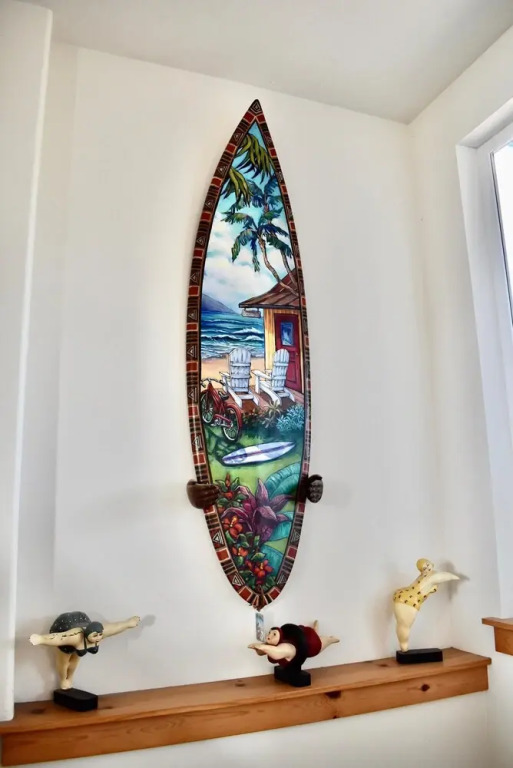 Pelicans Watch - Meredith Lodging