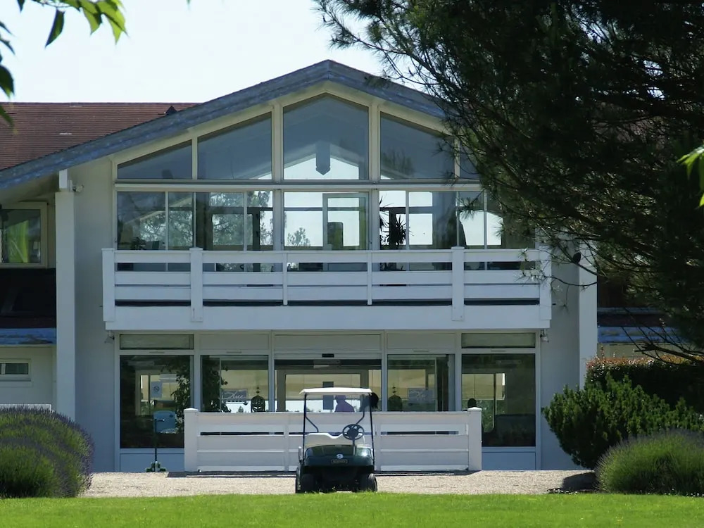 Semi-Detached Holiday Home in Green Surroundings