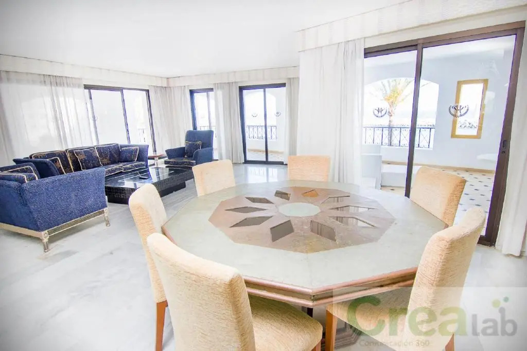 Park Plaza Suites Apartamentos