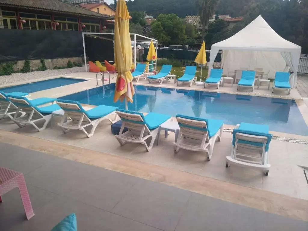 Paddys Apartments, Hisarönü