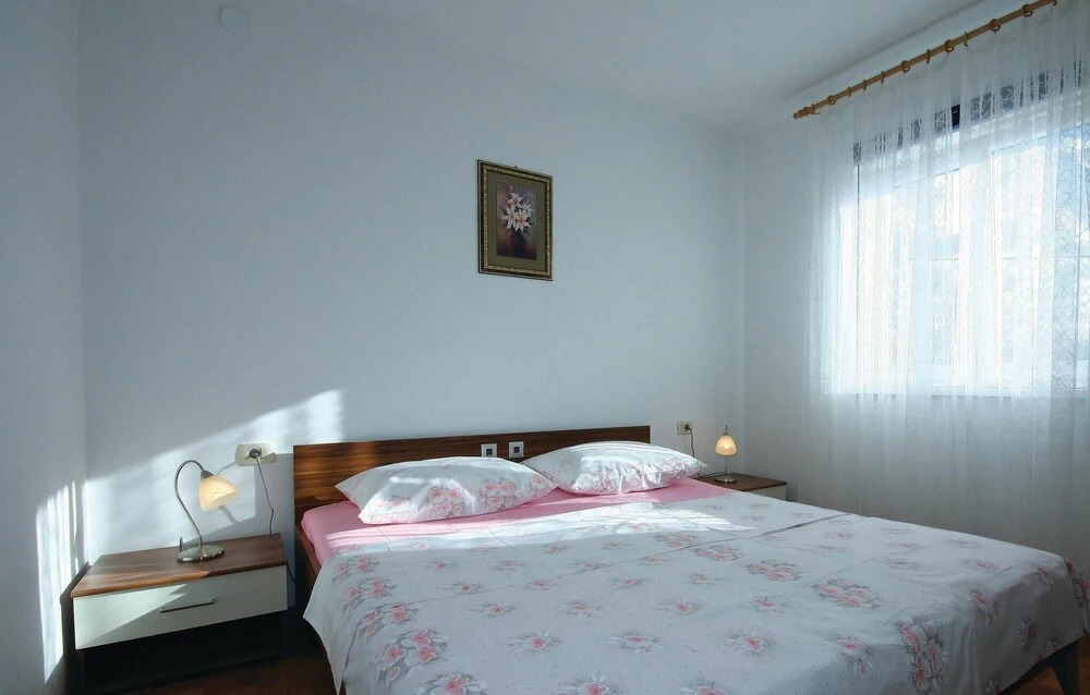 Nice Apartment in Jadranovo With 2 Bedrooms and Wifi