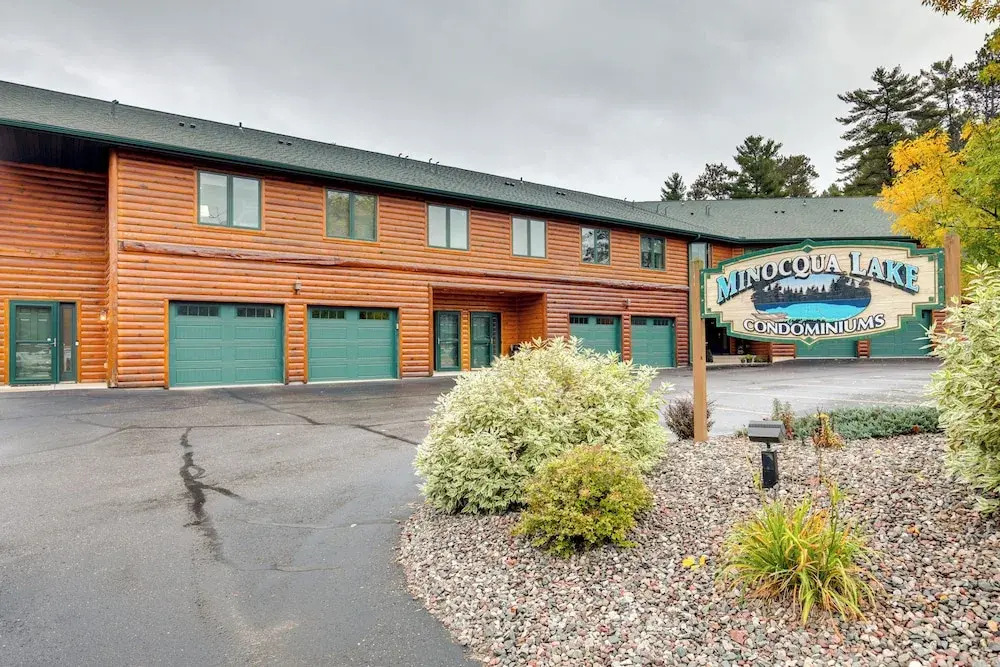 Lake Minocqua Condo w/ Shared Fire Pit!