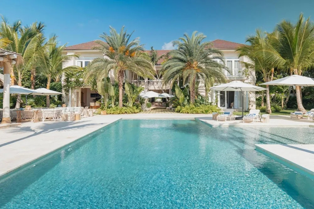 Unique Lake-front 10-bedroom Mansion in Most Luxurious Resort of the Caribbean