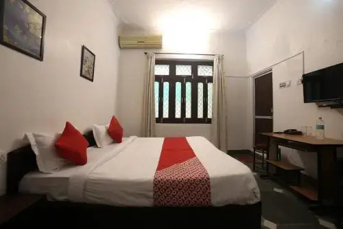 Royal Stay by OYO Rooms