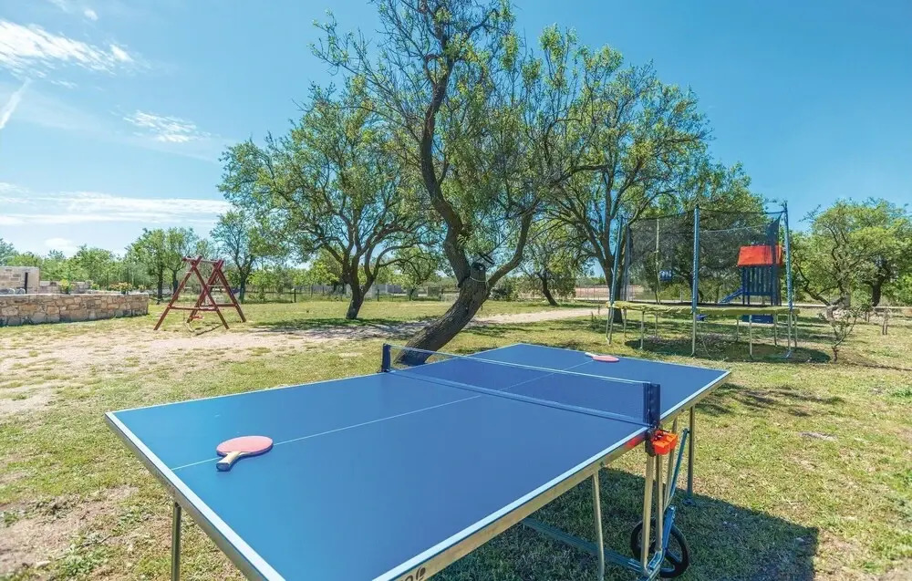 Awesome Home in Podlug With 4 Bedrooms, Wifi and Outdoor Swimming Pool