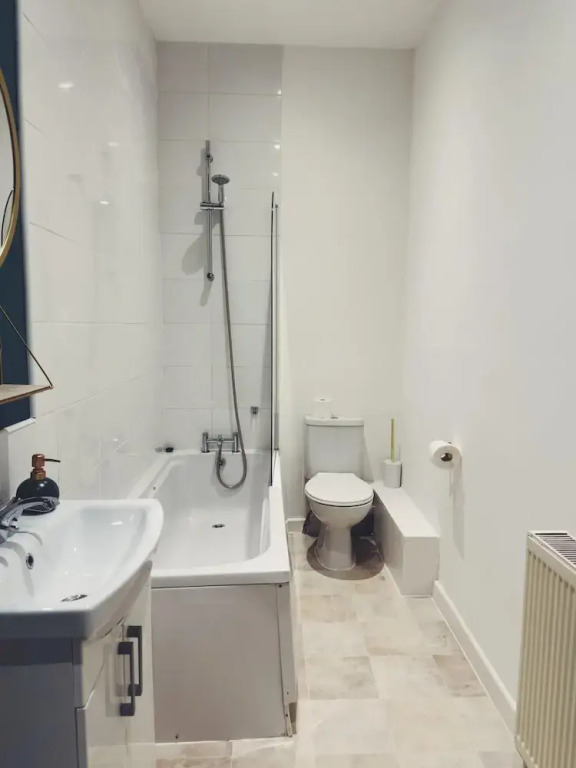 Spacious 3-bedroom Home in Newport Dive Into City Living at 96 Caerleon Road