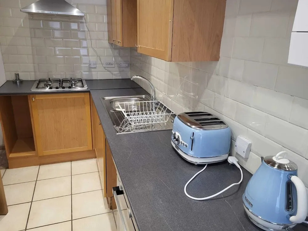 Impeccable 4-bed House in Leicester
