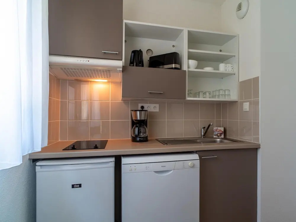 1BR Stay in Pont-aven With Balcony