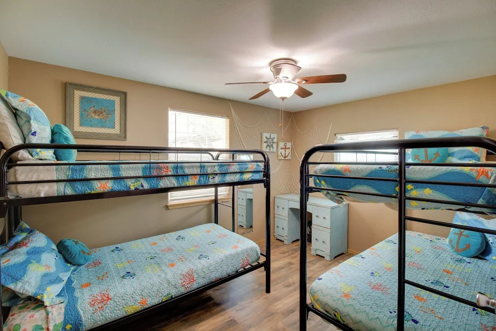 Beaches, Fishing & More! Rockport Getaway w/ Deck