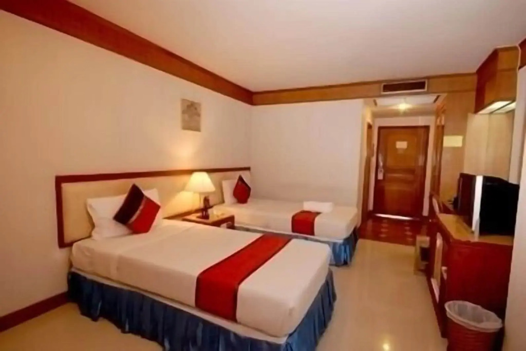 Silom Avenue Inn