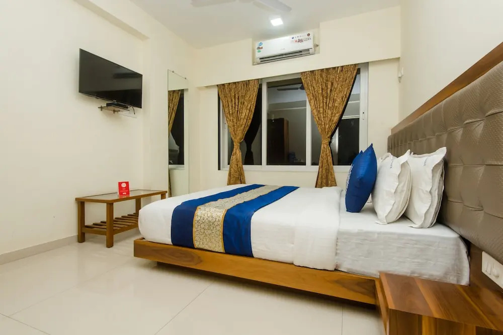 OYO 11441 Hotel Blue Bells Residency