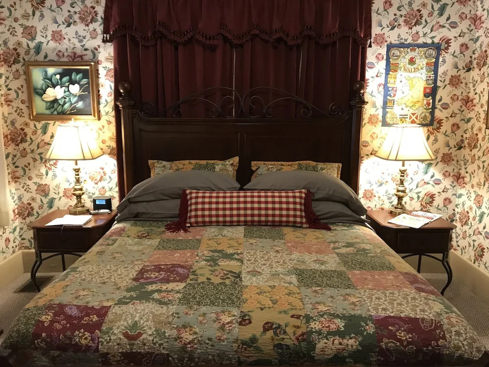 The Lattice Inn