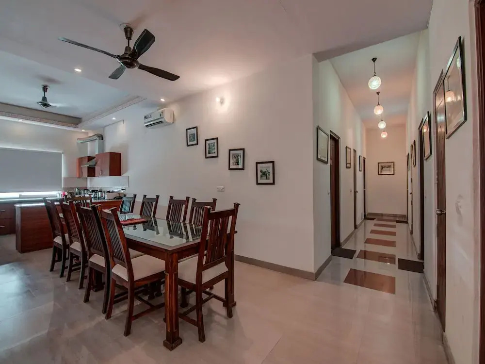 OYO 16433 Raj Kothi