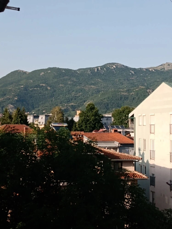 Near Lake, With View, Center