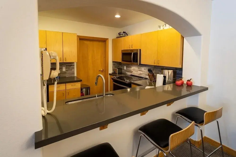 4315A - One Bedroom Deluxe Creekside Condominiums 1 Condo