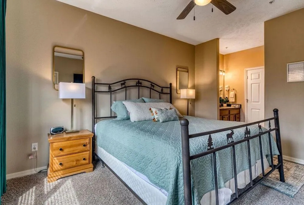 Majestic Lakeside Hideaway 2 Bedroom Condo