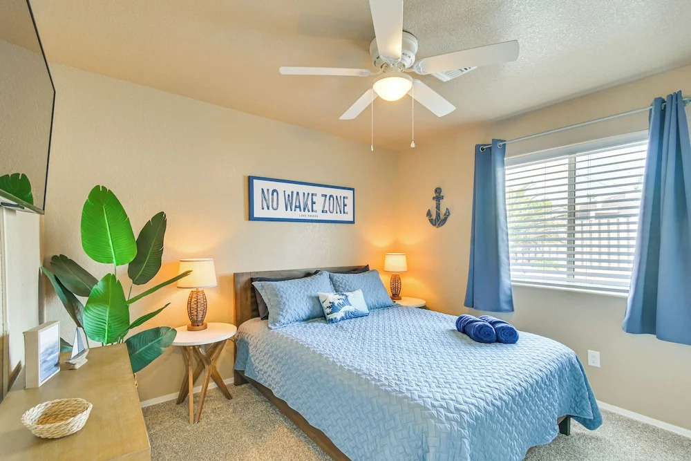 Game Room + Fire Pit : Lake Havasu Retreat!