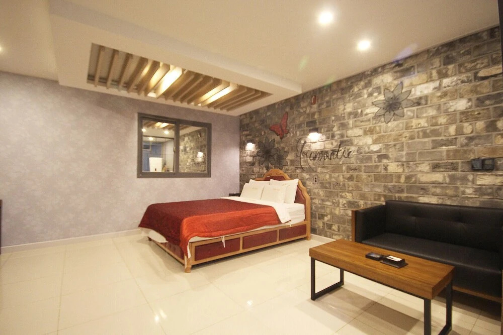 Iksan Feel Self Check-in Motel