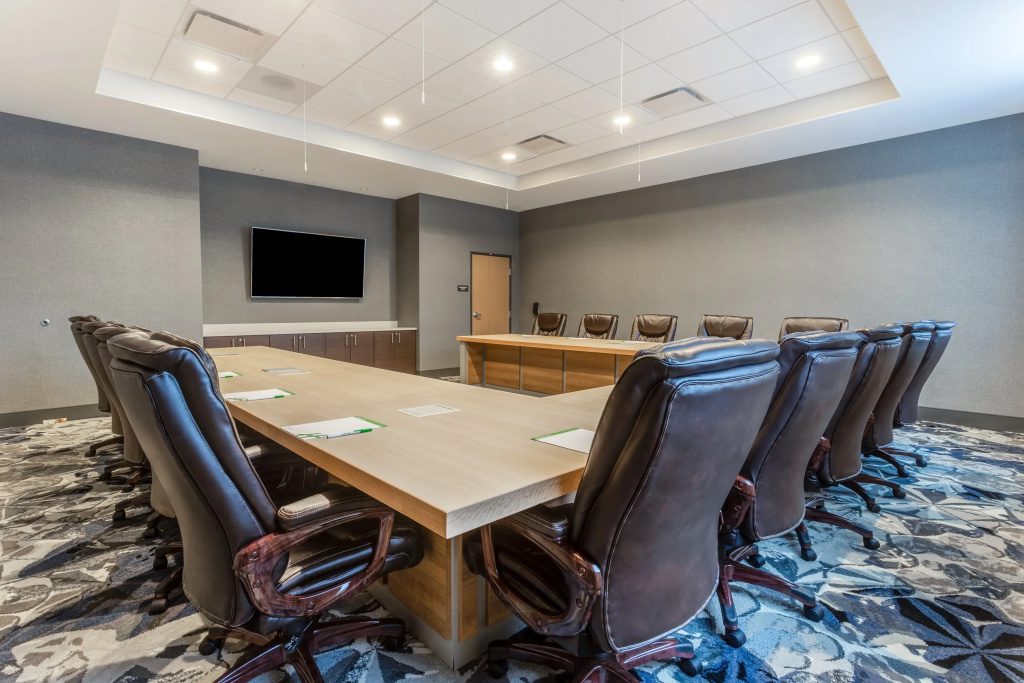Holiday Inn & Suites Cedar Falls-Waterloo Event Ctr by IHG