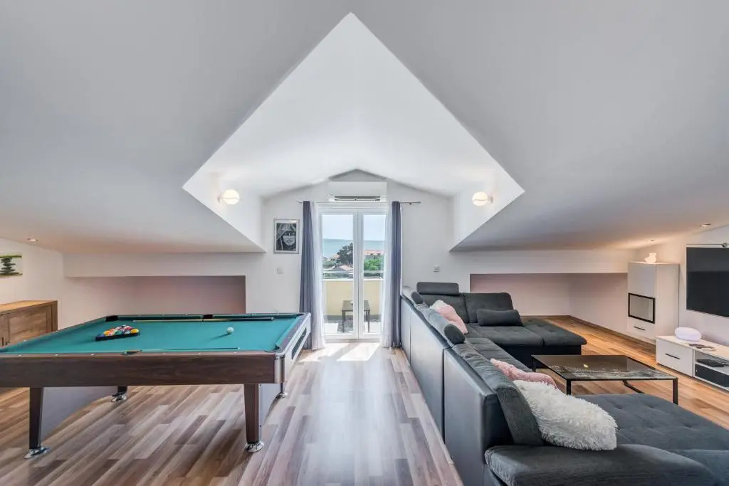 SUMMER ORCHID - Spacious Duplex By The Beach & PS5
