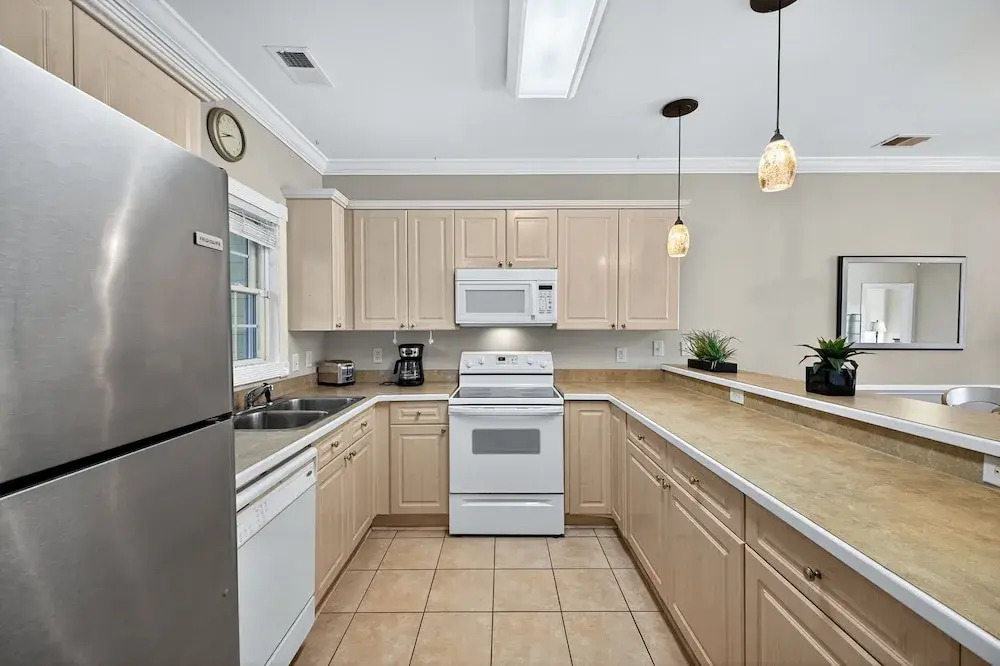 Magnolia Pointe Luster Leaf 4809-102