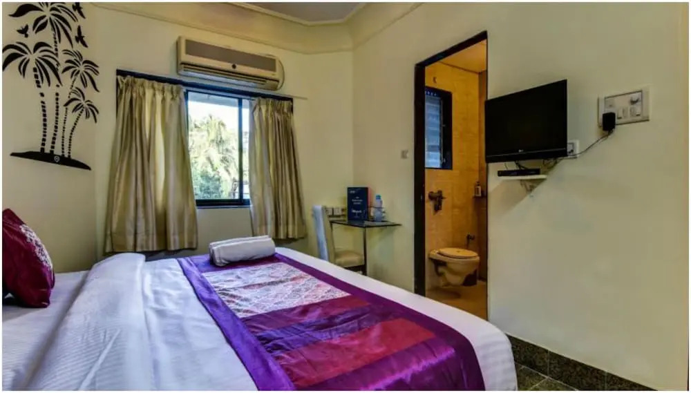 OYO 2080 Apartment near Juhu Beach