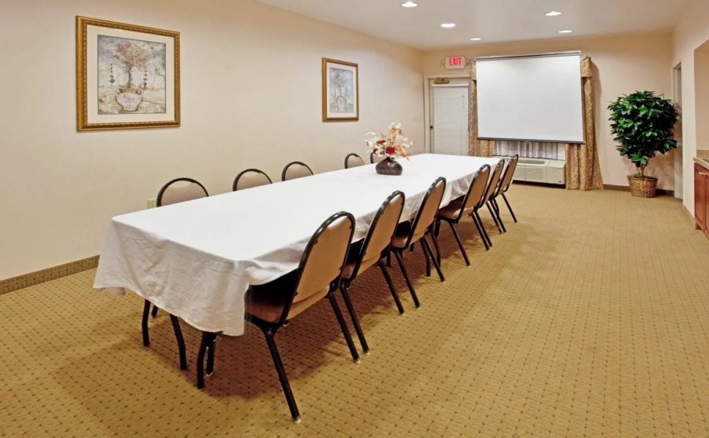 Holiday Inn Express Hotel & Suites Camden-I20 (Hwy 521) by IHG