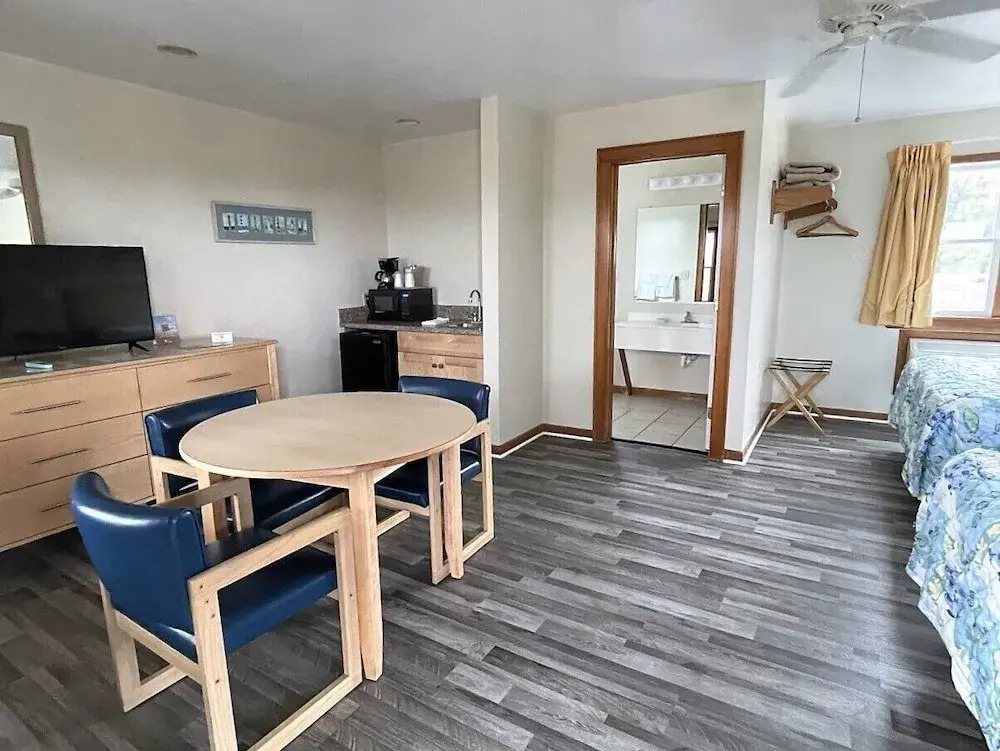 Pony Island Inn