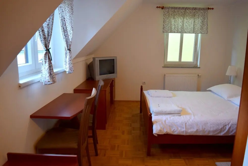 Guest House Pod Grebenom