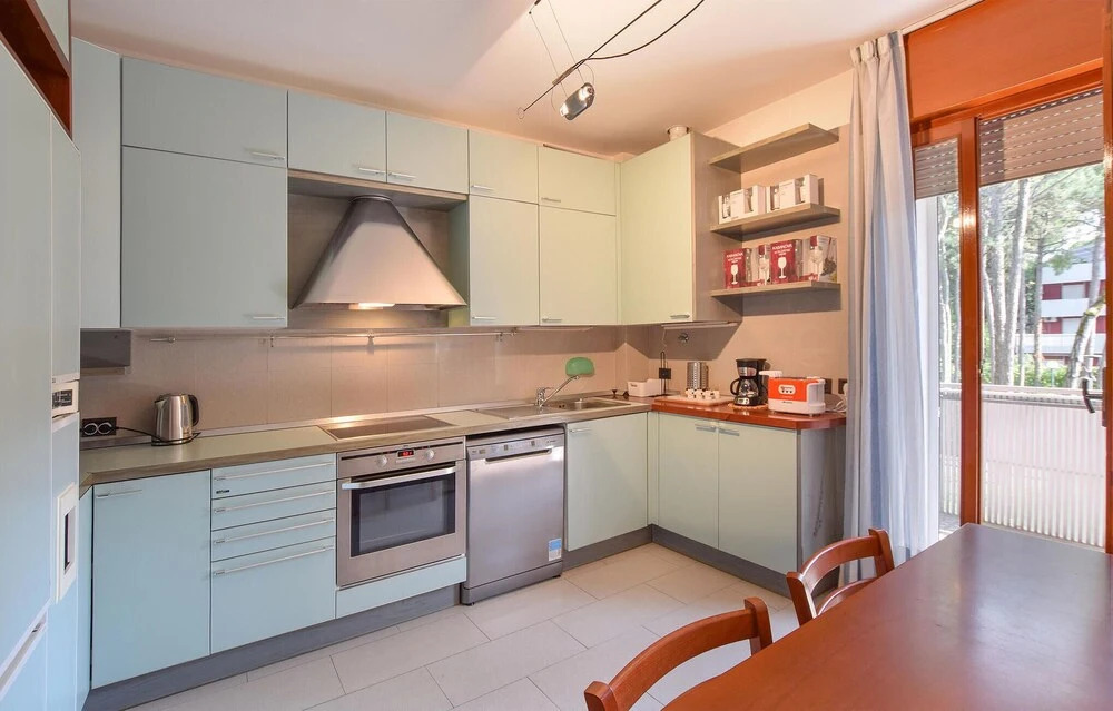 Awesome Apartment in Lignano Sabbiadoro With Outdoor Swimming Pool, Wifi and 4 Bedrooms