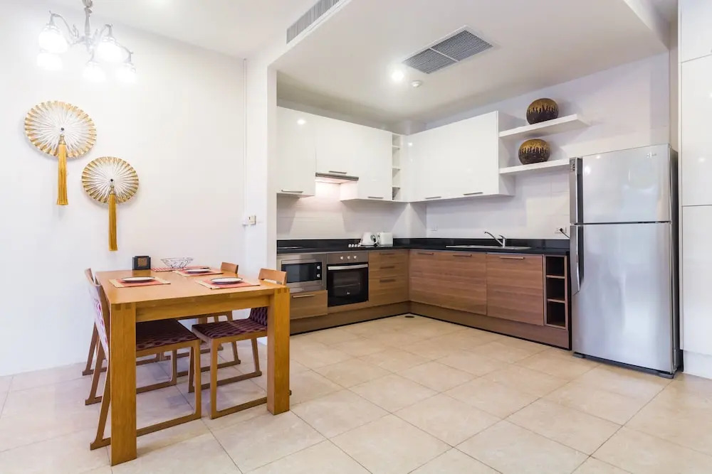 The Palm at Veloche Group by Lofty