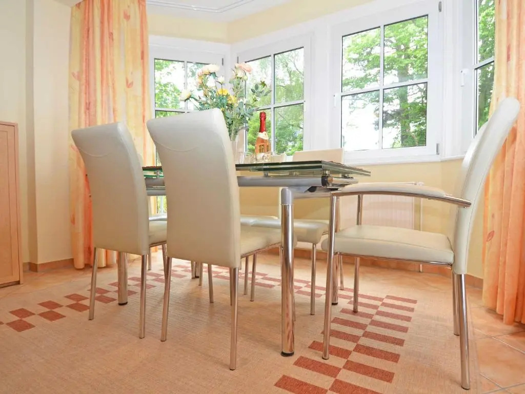 Villa Vilmblick - Wohnung 09 mit Balkon