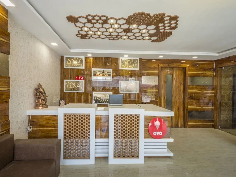 OYO 14022 Hotel Saya Inn