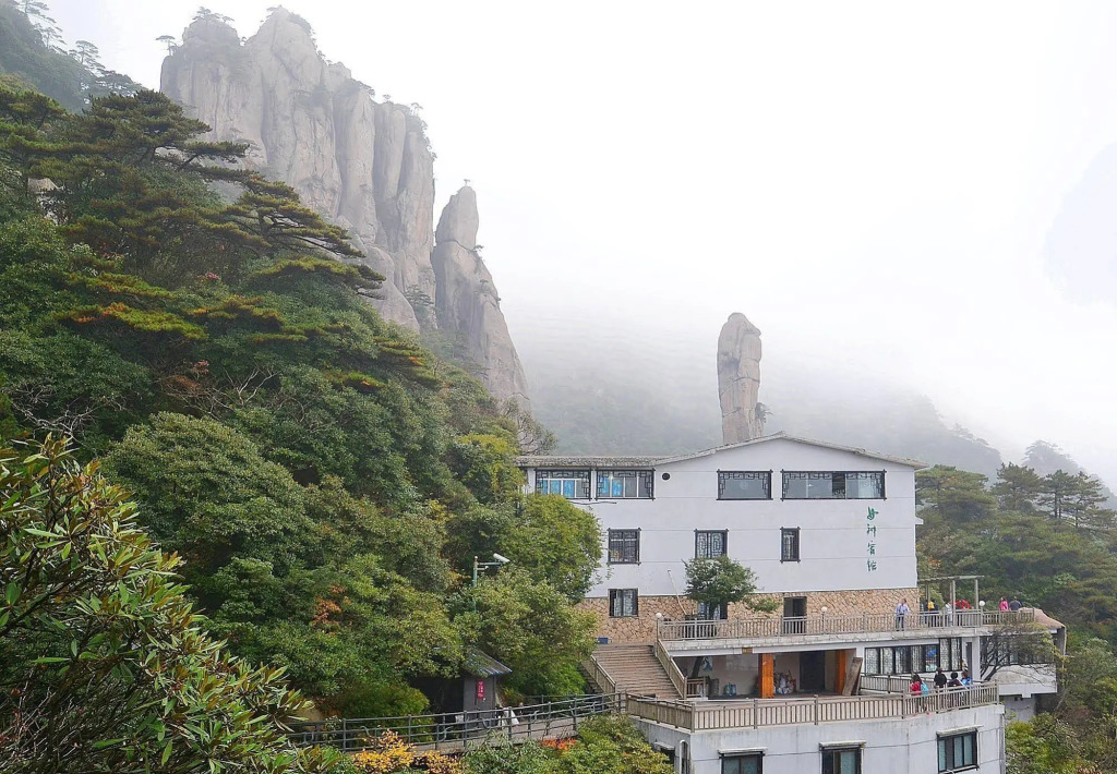 Nvshen Hotel