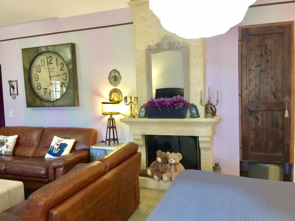 Domaine Ô Clair de Lune - Chambres dHôtes et Gîtes à Sarlat - Accès Cité Médiévale 5 minutes à pied - Parking - SPA & Massages en option - Piscine de saison