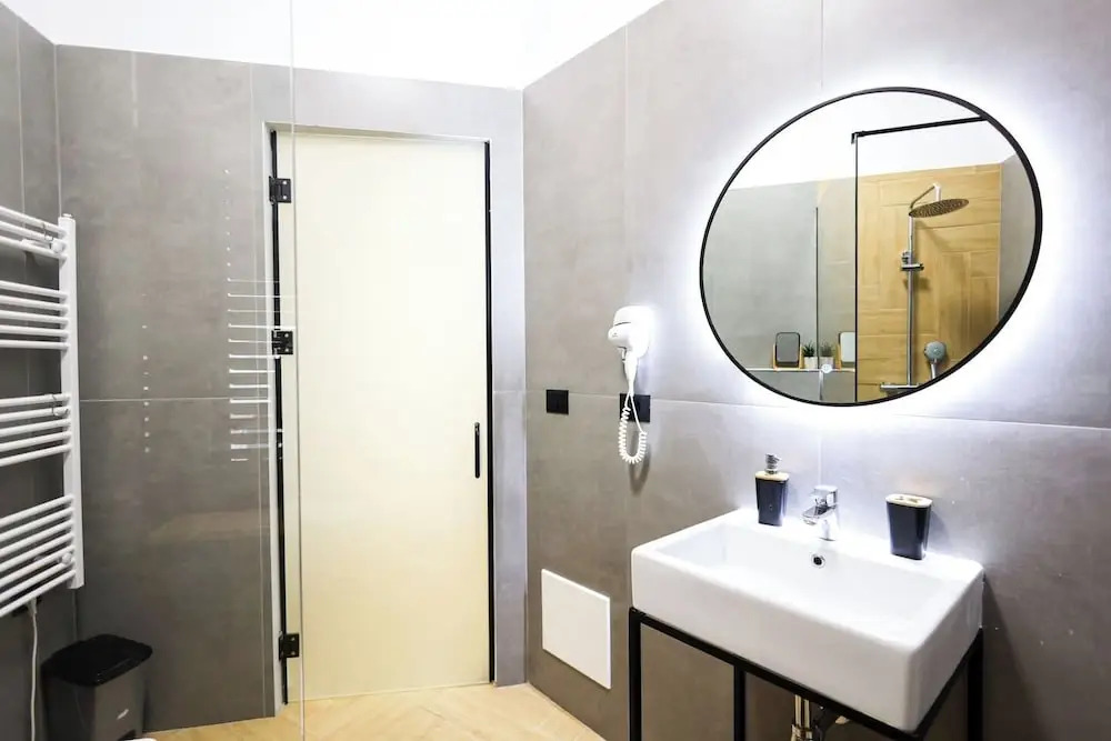 Grandstay Central 102