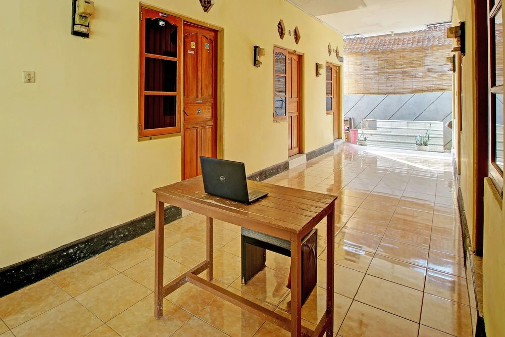 OYO Life 92954 Shanti Kost