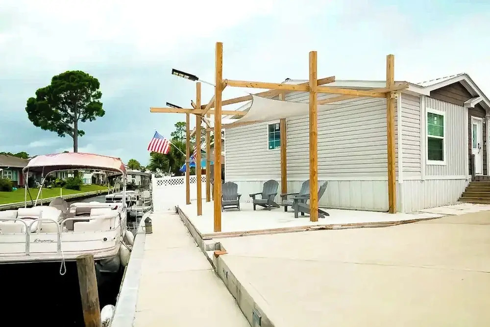 3BR Canal-front Home w/ Wifi & Boat Dock