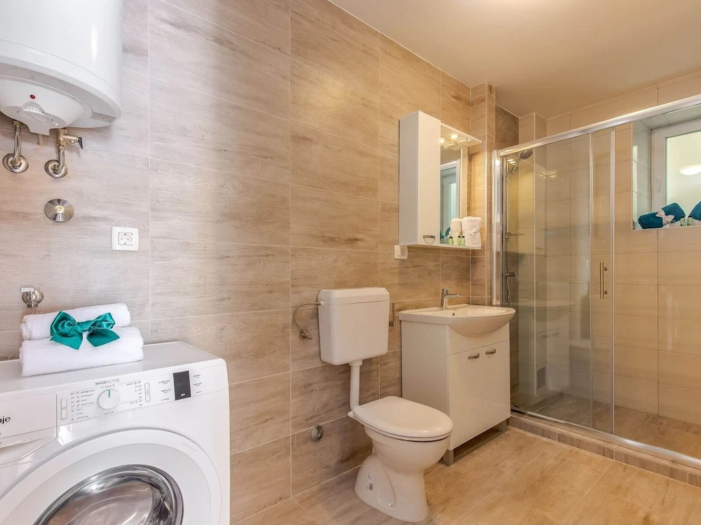 Peaceful Villa in Dramalj with Hot Tub