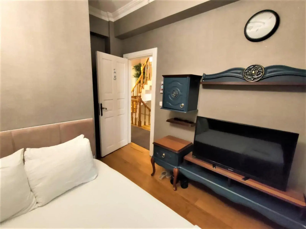 Valentine Suites Hotel