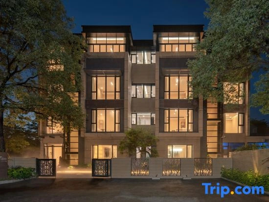 Hidden Lake Affordable Luxury Home
