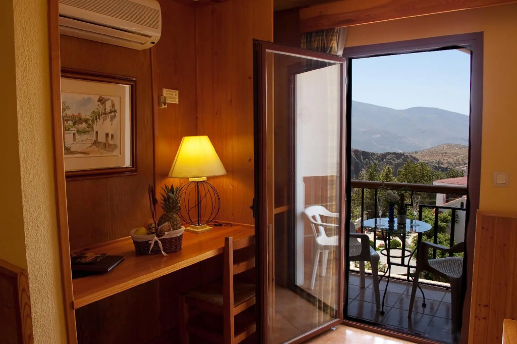 Hotel Alcadima