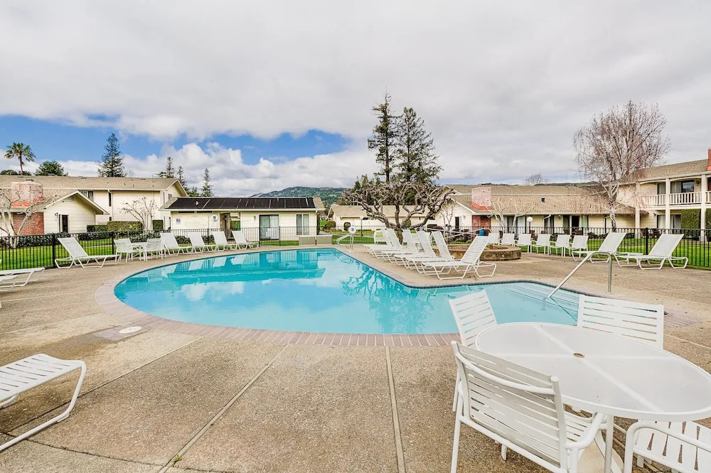 Studio Condo Near Trails #SILV375C